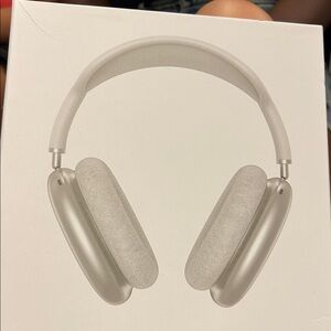 Apple silver AirPod Max